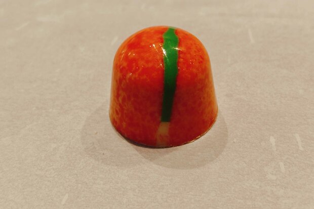 Bonbon passievrucht ganache hazelnoot