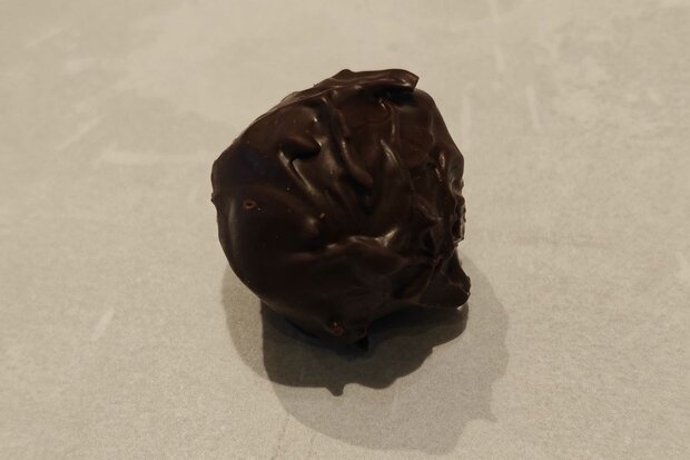 Alkmaarse kogel puur hazelnoot pralin&eacute;